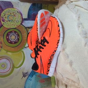 Nike Hypervenom Free 5.0 - SZ 7 Youth - is equal to SZ 8.5 Womens